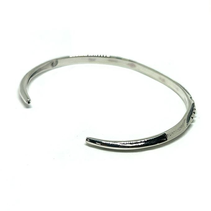 LARRY SMITH EXTRA THIN TRIANGLE BRACELET 