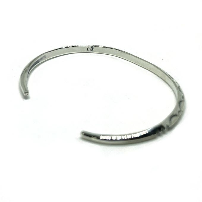 LARRY SMITH EXTRA THIN TRIANGLE BRACELET 