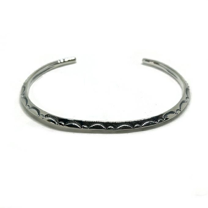 LARRY SMITH EXTRA THIN TRIANGLE BRACELET 