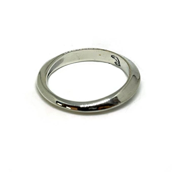 LARRY SMITH EXTRA THIN TRIANGLE RING 