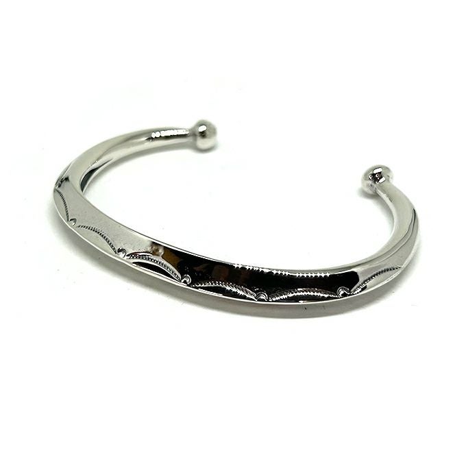 Larry Smith シルバーバングル LARRY SMITHTRIANGLE TAPERED END BRACELET 