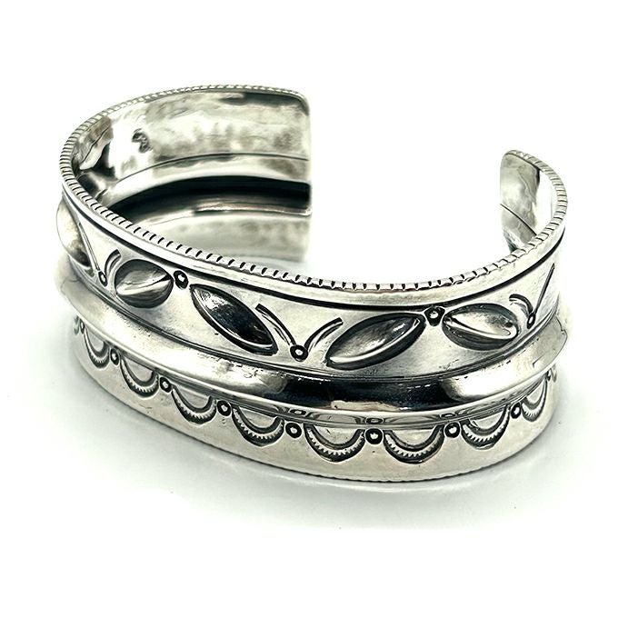 LARRY SMITH TRIANGLE REPOUSSE BRACELET