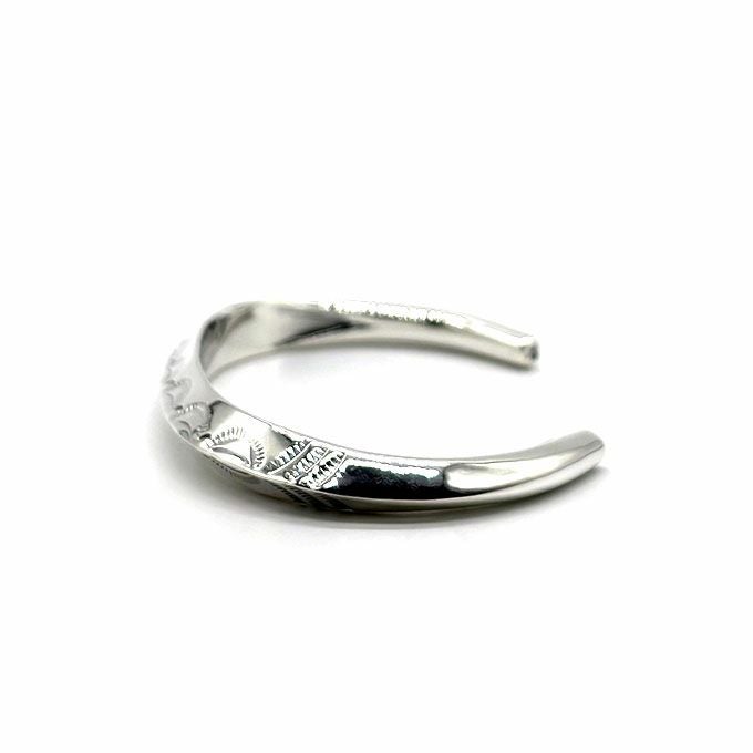 LARRY SMITH TRIANGLE TAPERED END BRACELET 