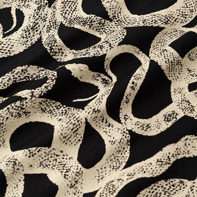 CALEE SNAKE PATTERN PANEL S/S SH | LOCKSTOCK/STLIKE