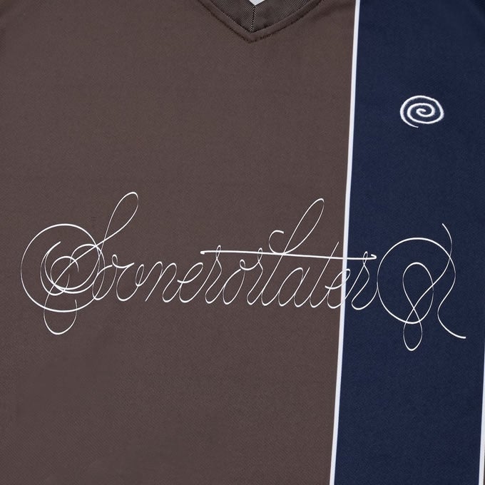 SOL/soonerorlater Cursive Logo Soccer Shirt | LOCKSTOCK/STLIKE